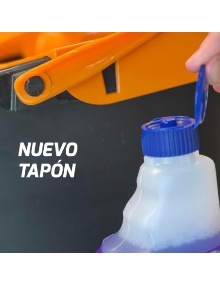 kh7-desic-insecticida-limpiasuelos-750ml-4.jpg – Uso en terrazas y exteriores.