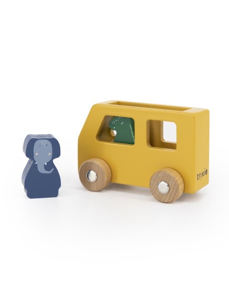 juego-coches-madera-animales-trixie-5.jpg – Detalle de las ruedas móviles.