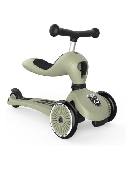 patinete-2-en-1-highwaykick-1.jpg – Vista frontal en modo patinete.